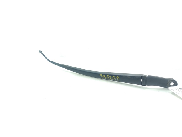 Ramię wycieraczki szyby przedniej 8521142130 TOYOTA