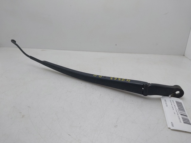 Ramię wycieraczki szyby przedniej 8521142130 TOYOTA