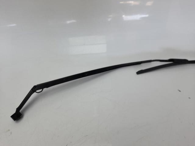 Ramię wycieraczki szyby przedniej 85211F4011 TOYOTA