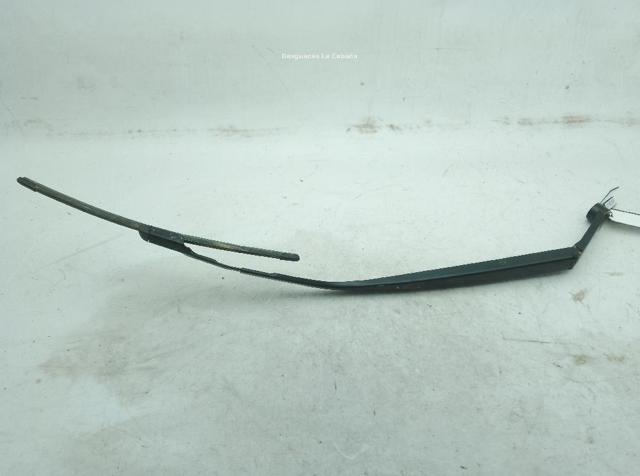 Ramię wycieraczki szyby przedniej 85211F4011 TOYOTA