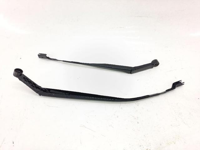 Ramię wycieraczki szyby przedniej 85211F4011 TOYOTA