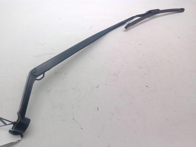 Ramię wycieraczki szyby przedniej 85211F4011 TOYOTA