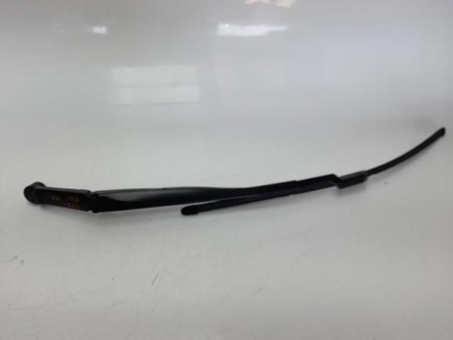 Ramię wycieraczki szyby przedniej 85221F4010 TOYOTA