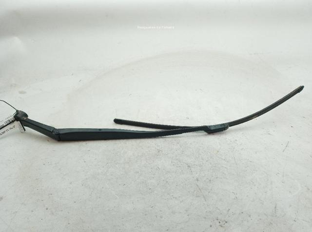 Ramię wycieraczki szyby przedniej 85221F4010 TOYOTA