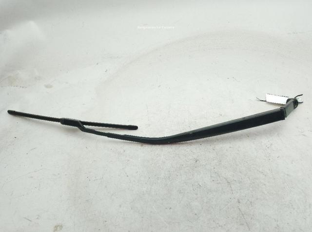 Ramię wycieraczki szyby przedniej 85221F4010 TOYOTA