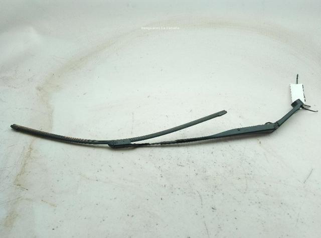 Ramię wycieraczki szyby przedniej 85221F4010 TOYOTA