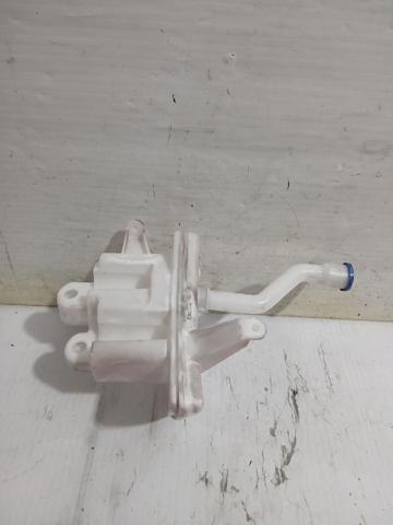 Zbiorniczek spryskiwacza szyb Toyota Auris E15