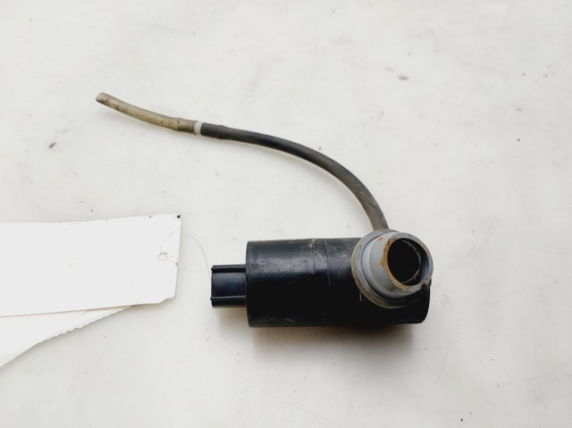 Pompka spryskiwacza szyby przedniej 8533002030 TOYOTA