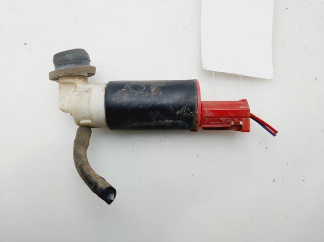 Pompka spryskiwacza szyby przedniej 8533005031 TOYOTA