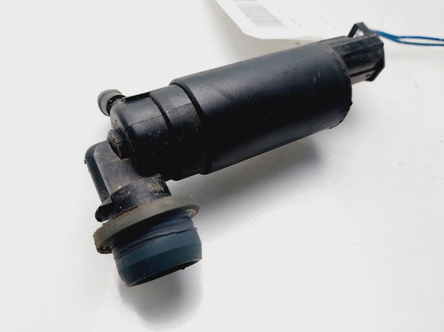 Pompka spryskiwacza szyby przedniej 8533005031 TOYOTA