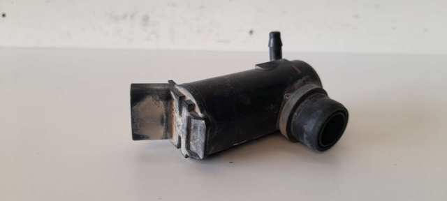 Pompka spryskiwacza szyby przedniej 8533033020 TOYOTA