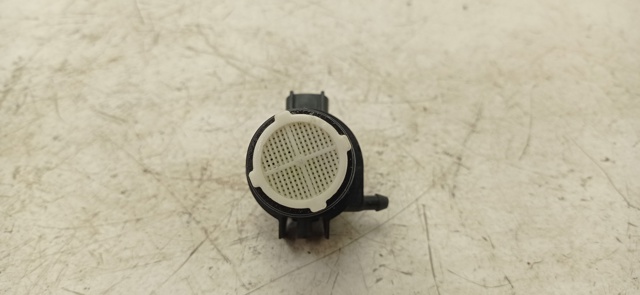 Pompka spryskiwacza szyby tylnej 8533060180 TOYOTA