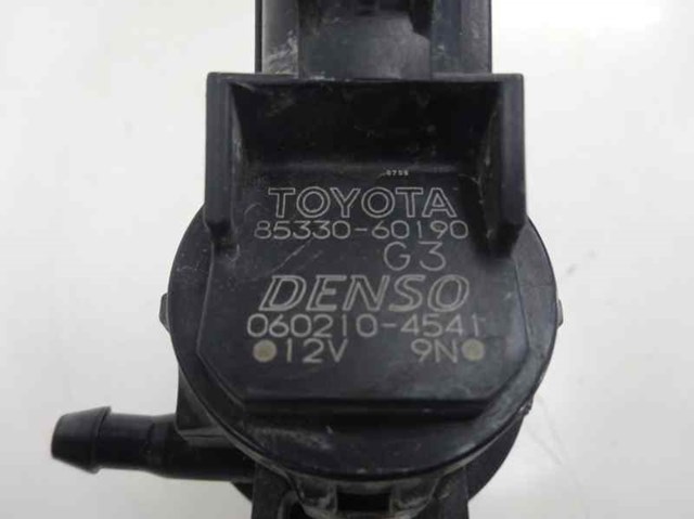 Pompka spryskiwacza szyby przedniej 8533060190 TOYOTA