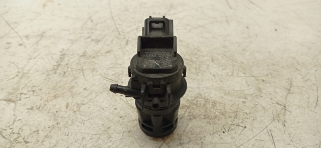 Pompka spryskiwacza szyby przedniej 8533060190 TOYOTA