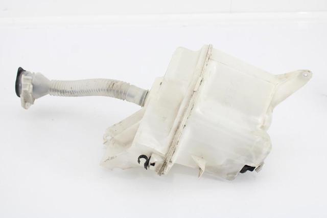 Pompka spryskiwacza szyby przedniej Toyota RAV4 3 A3