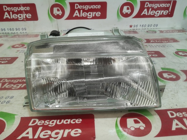 Reflektor prawy 85511108 RENAULT