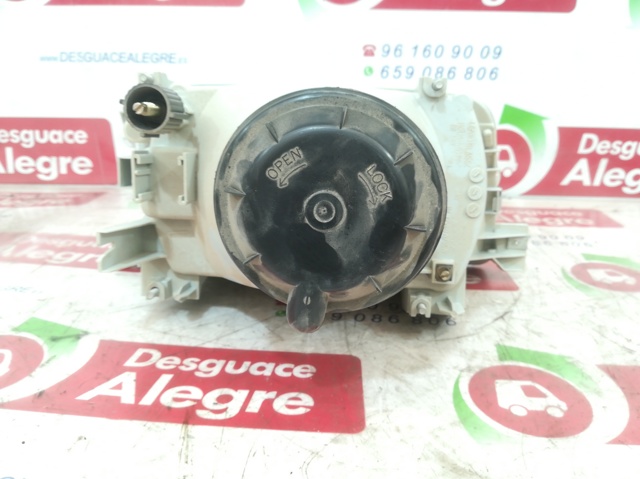 Reflektor prawy 85511108 RENAULT