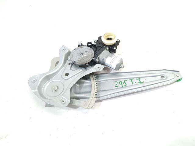 Mechanizm podnoszenia szyby drzwi przednich prawych 8570102010 TOYOTA