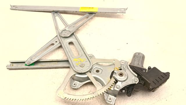 Mechanizm podnoszenia szyby drzwi przednich prawych 8570102010 TOYOTA