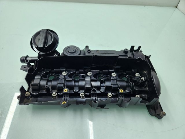 Pokrywa zaworowa 8570828 BMW