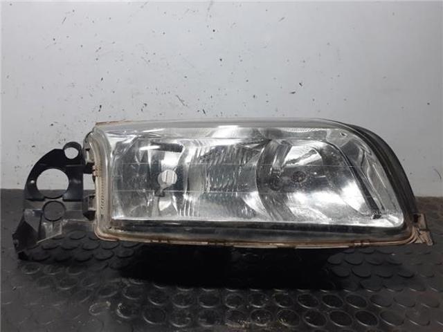 Reflektor prawy 8620663 VOLVO