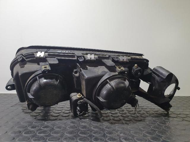 Reflektor prawy 8620890 VOLVO