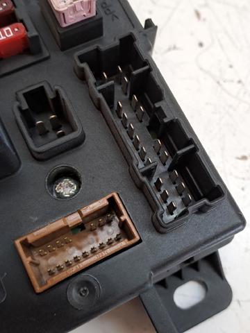 Skrzynka bezpieczników Mitsubishi Outlander CWW