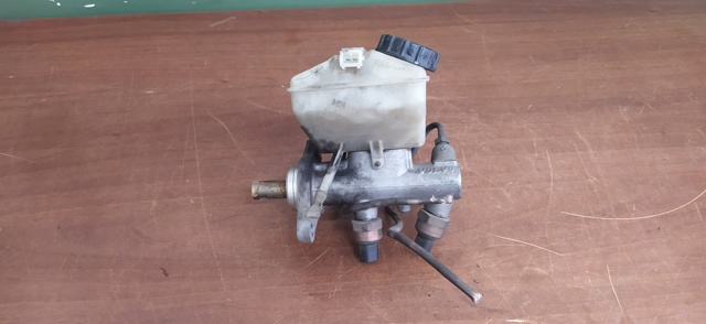 Główny cylinder hamulców 8646009 VOLVO