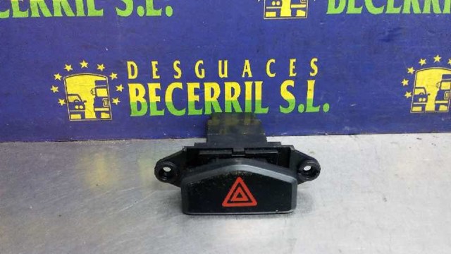 Przycisk włączania światła awaryjnego 864W0140 HYUNDAI