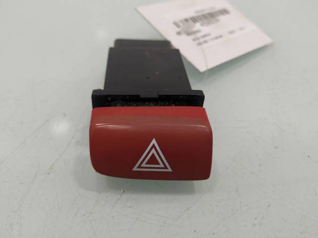 Przycisk włączania światła awaryjnego 864W0140 HYUNDAI