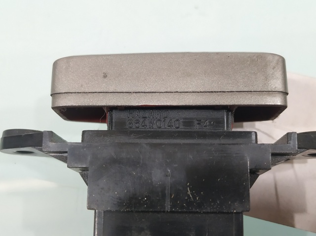 Przycisk włączania światła awaryjnego 864W0140 HYUNDAI
