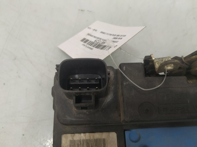 Zamek drzwi przednich prawych 8650546 VOLVO