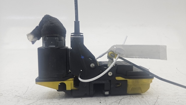 Zamek drzwi tylnych prawych 8650554 VOLVO