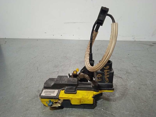 Zamek drzwi tylnych prawych 8650554 VOLVO