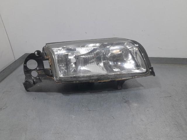 Reflektor prawy 8662856 VOLVO