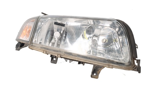 Reflektor prawy 8662856 VOLVO