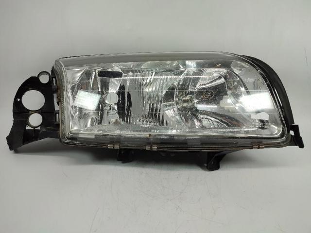 Reflektor prawy 8662856 VOLVO
