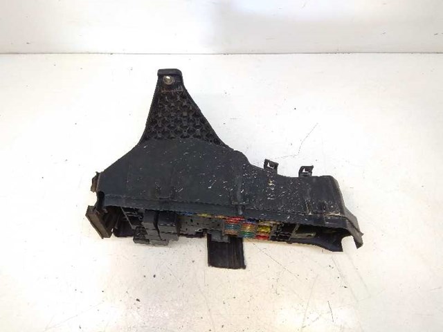 Skrzynka bezpieczników 8678449 VOLVO