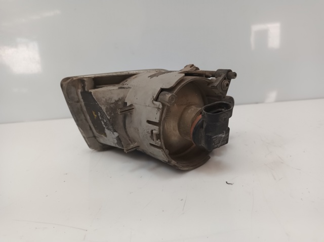 Lampa przeciwmgielna lewa 8678699 VOLVO