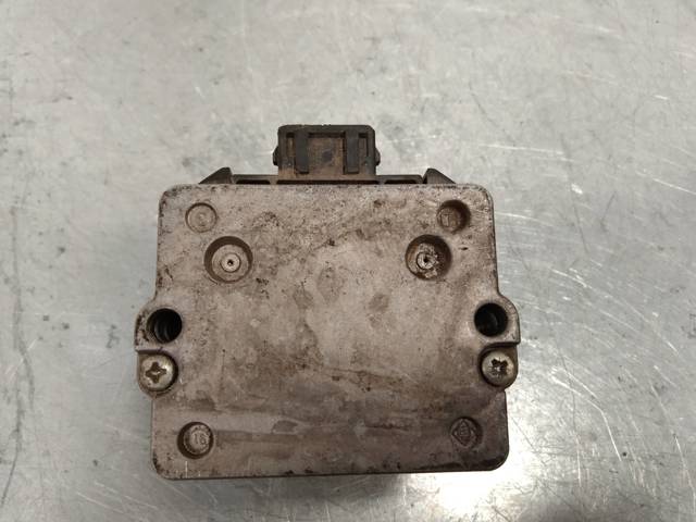 Cewka zapłonowa 867905104A VAG