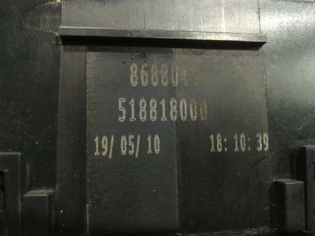 Skrzynka bezpieczników 8688040 VOLVO