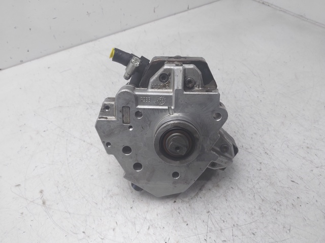 Pompa wtryskowa wysokiego ciśnienia 8689590 VOLVO