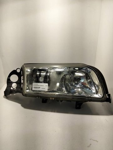 Reflektor prawy 8693558 VOLVO