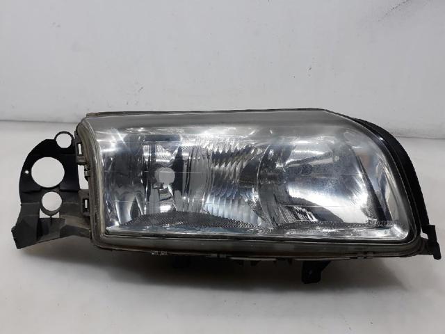Reflektor prawy 8693558 VOLVO
