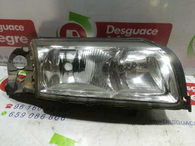 Reflektor prawy 8693558 VOLVO