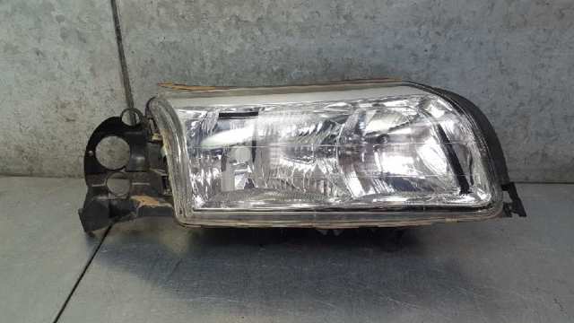 Reflektor prawy 8693558 VOLVO