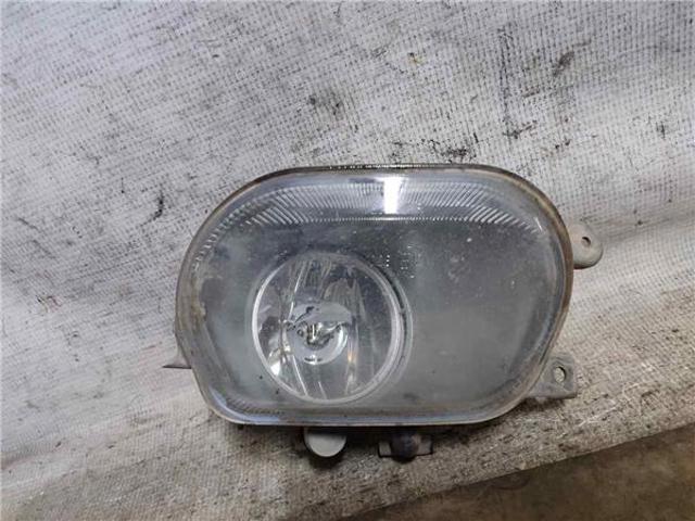Lampa przeciwmgielna prawa 8693796 VOLVO