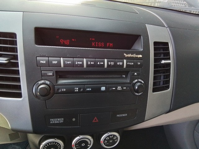 Radioodtwarzacz (radio AM/FM) Mitsubishi Outlander CWW