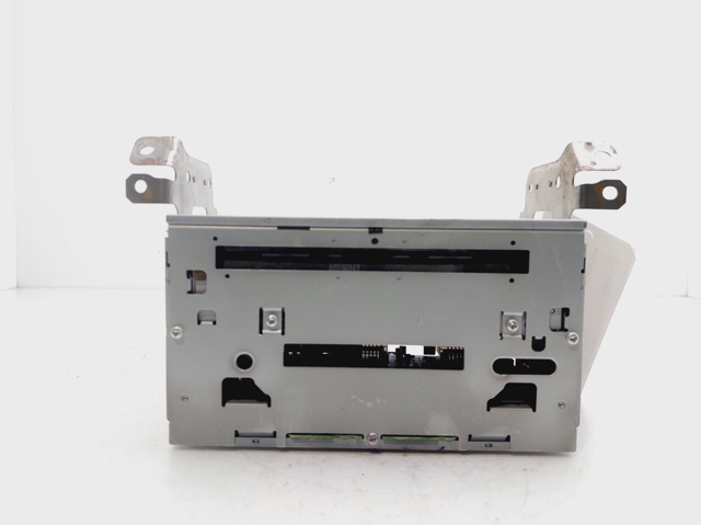 Radioodtwarzacz (radio AM/FM) 8701A260 MITSUBISHI