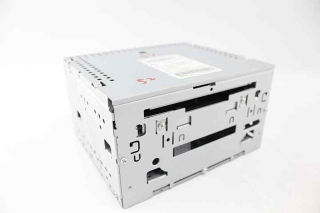Radioodtwarzacz (radio AM/FM) 8701A352 MITSUBISHI